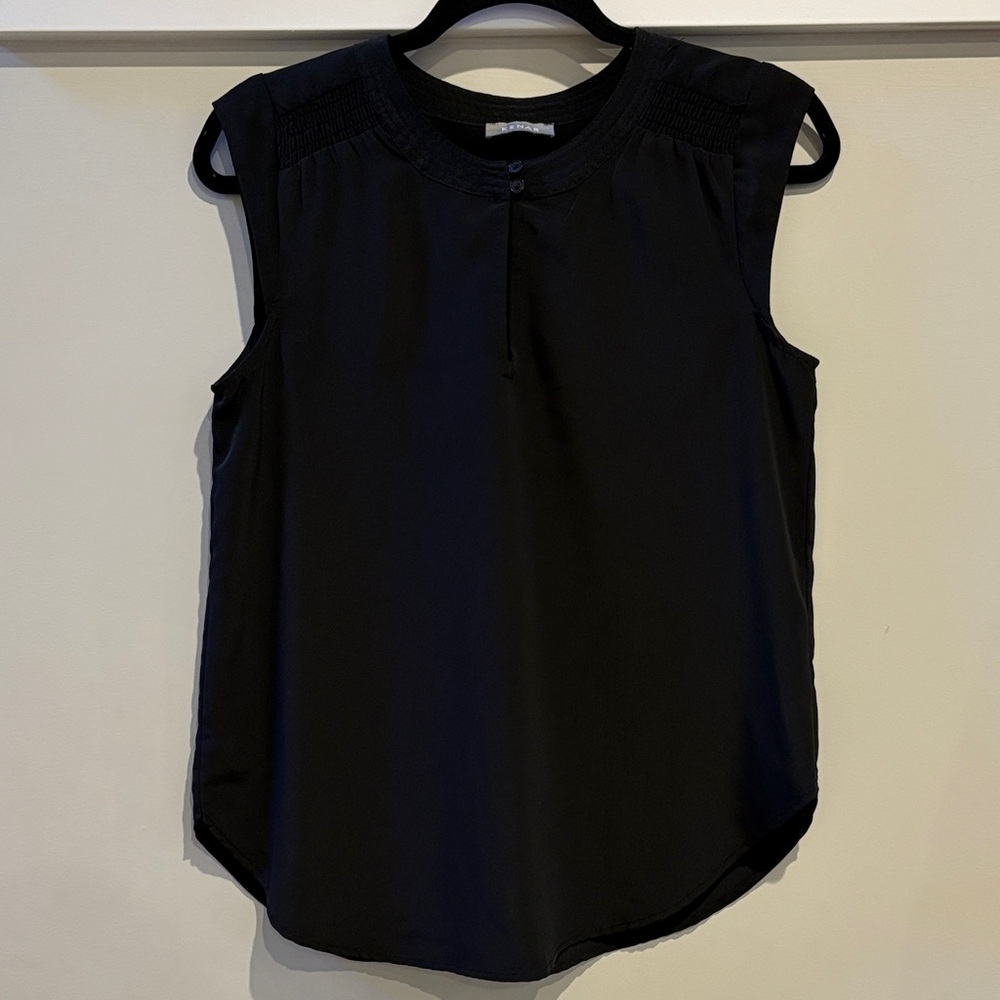 ❤️‍🔥3/$20 Kenar Black Sleeveless Blouse❤️‍🔥